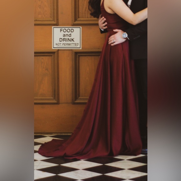 Dress - Picture 6 of 6